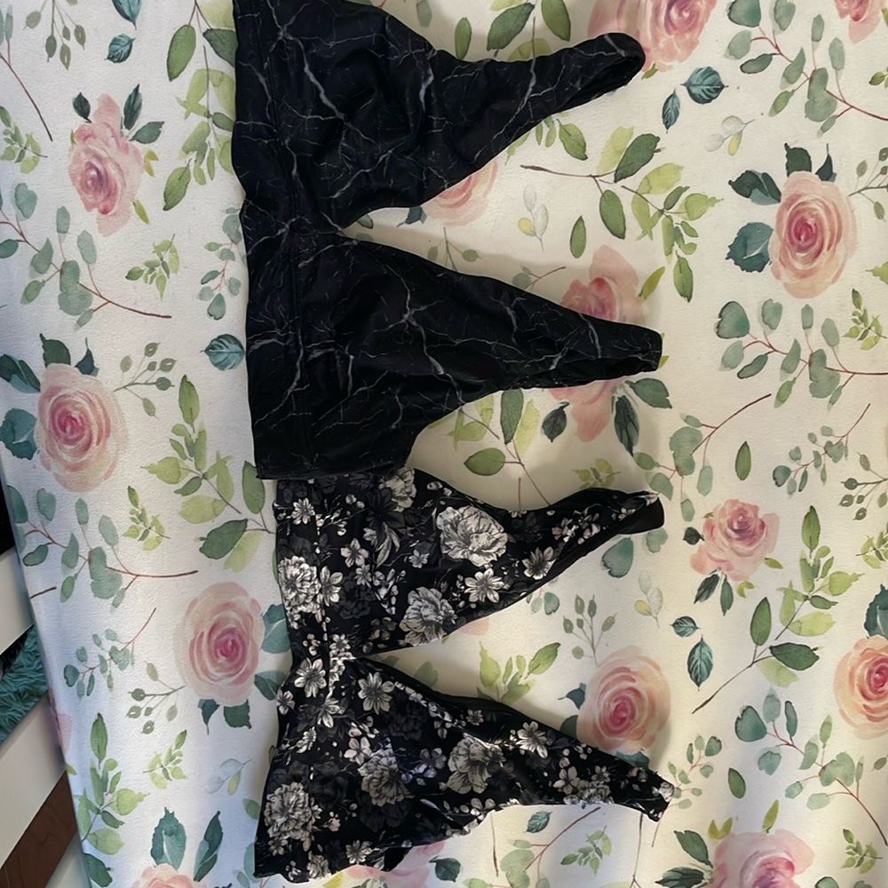 Pair of Victorias Secret Bralettes - Picture 4 of 4